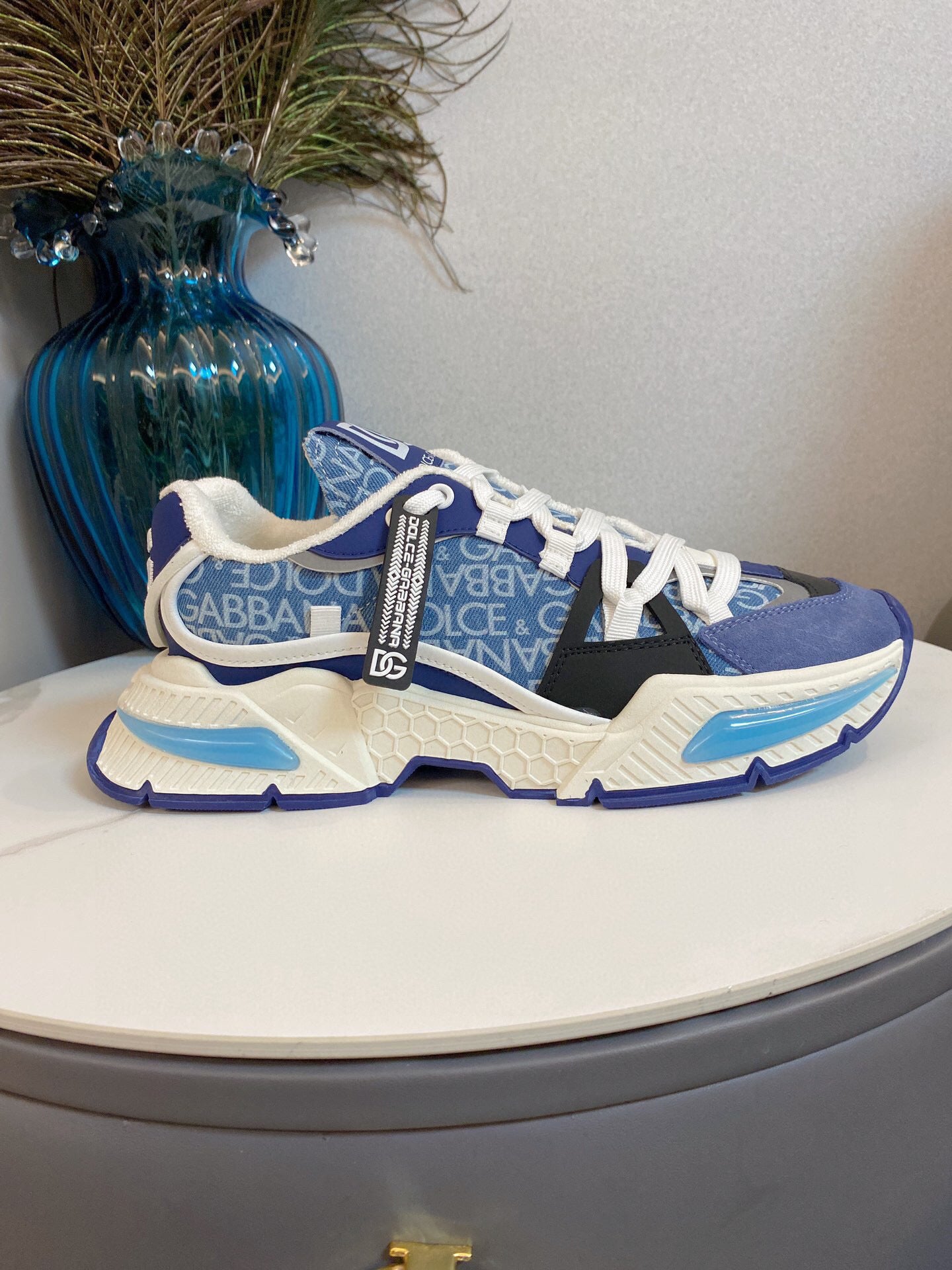 Dolce & Gabbana Airmaster Low-Top Sneakers White/Blue - TruVybe Essentials