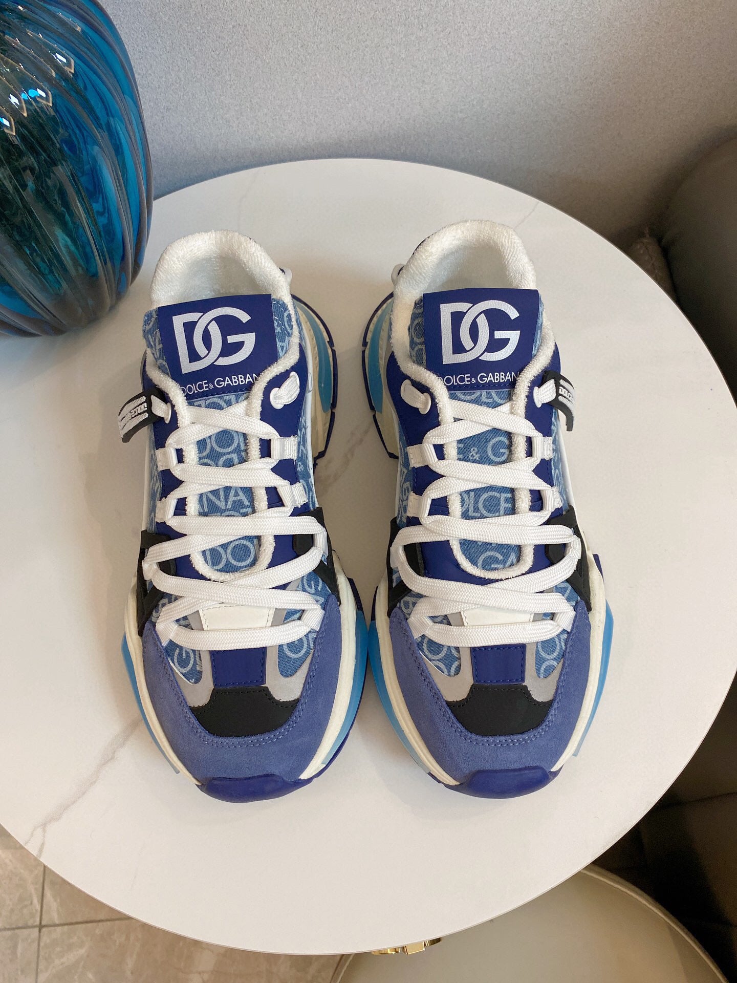 Dolce & Gabbana Airmaster Low-Top Sneakers White/Blue - TruVybe Essentials