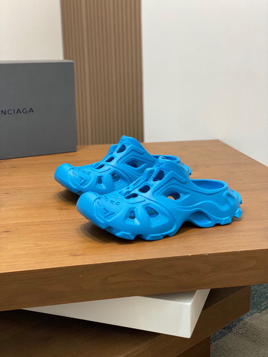 Futuristic Rubber Slip-On Sandals – Lightweight & Breathable