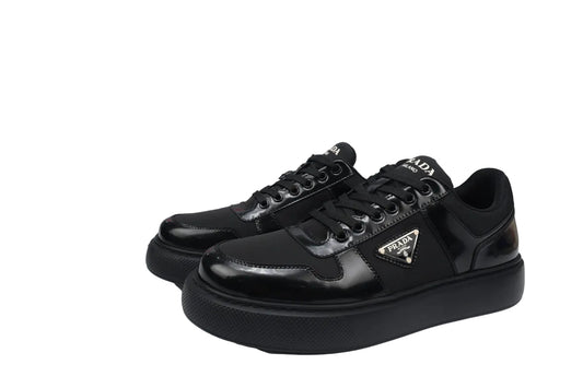 low-top sneakers feature a premium bicolor leather upper for a modern, stylish look. Designed with a durable sole and sleek silhouette