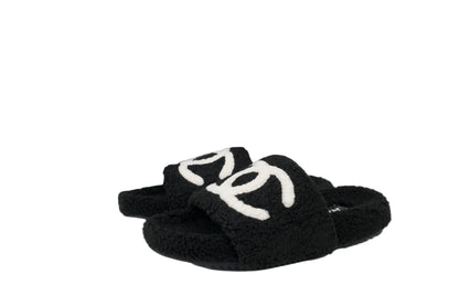 2024 Interlocking CC Graphic Slides – Black Luxury Sandals - TruVybe Essentials