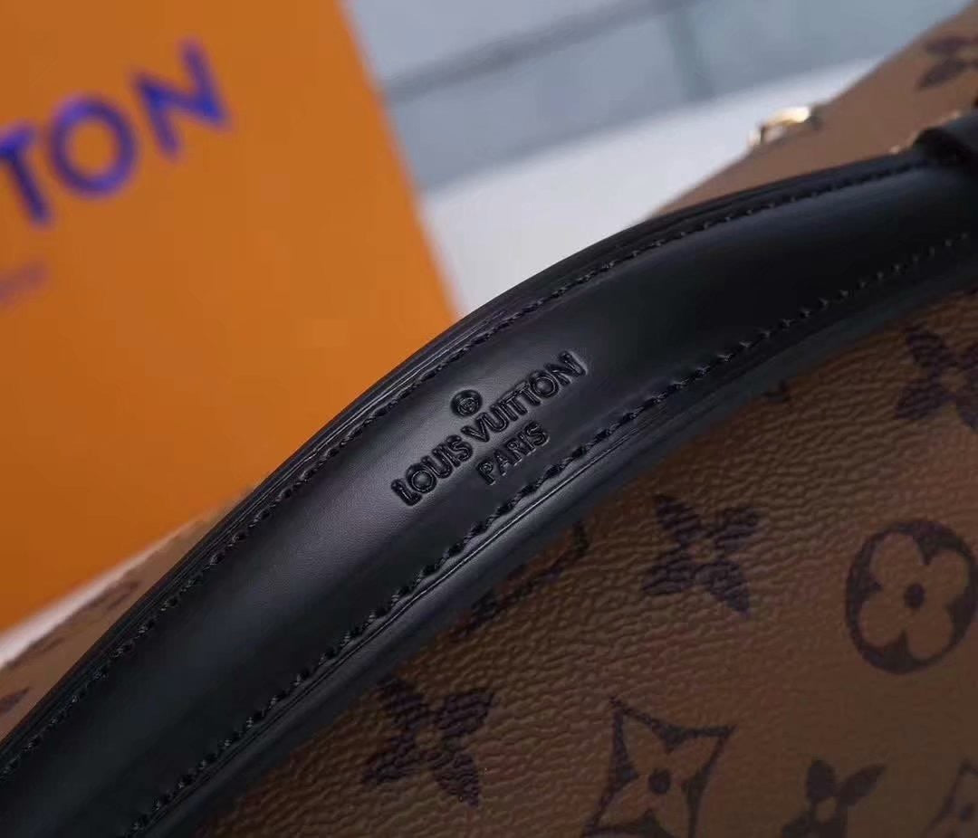 6 Pochette Métis East West Bag