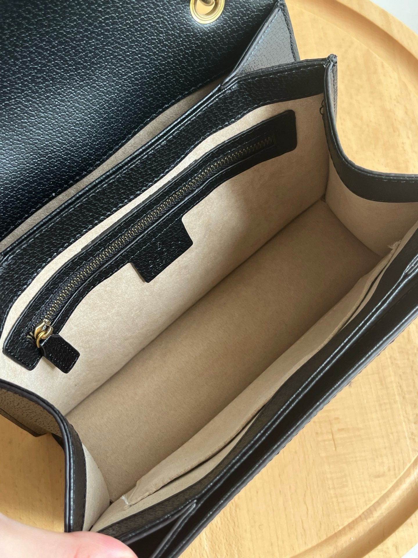 Queen Margaret Small Top Handle Bag – in