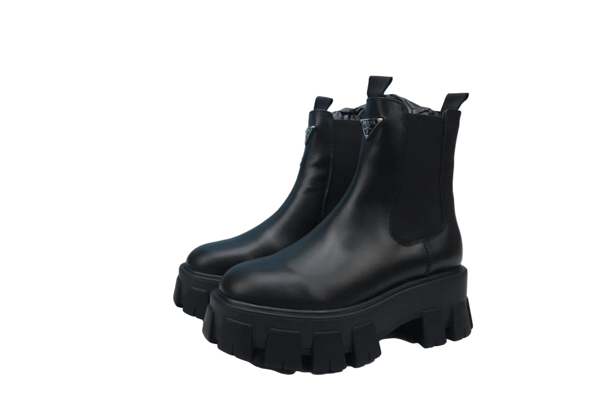 These Chelsea boots feature premium brushed leather with a sleek, modern silhouette. Designed with elastic side panels and a chunky, durable sole,