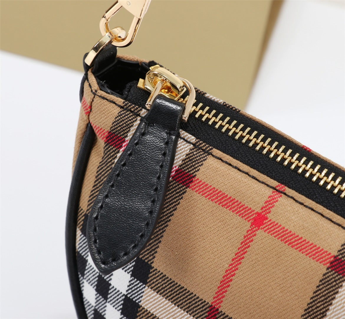 Vintage Check Olympia Pouch
