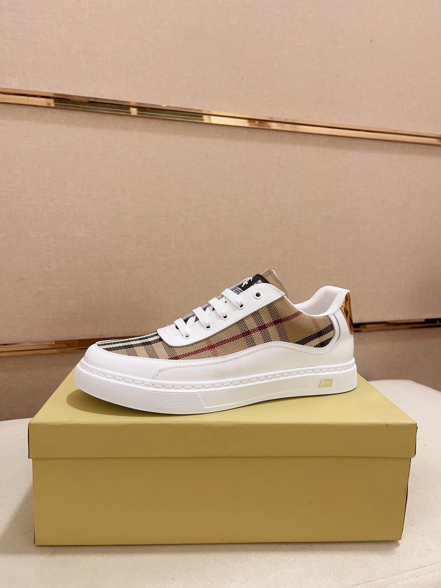 Classic Check Pattern Low-Top Sneakers – Black/ White  Multi