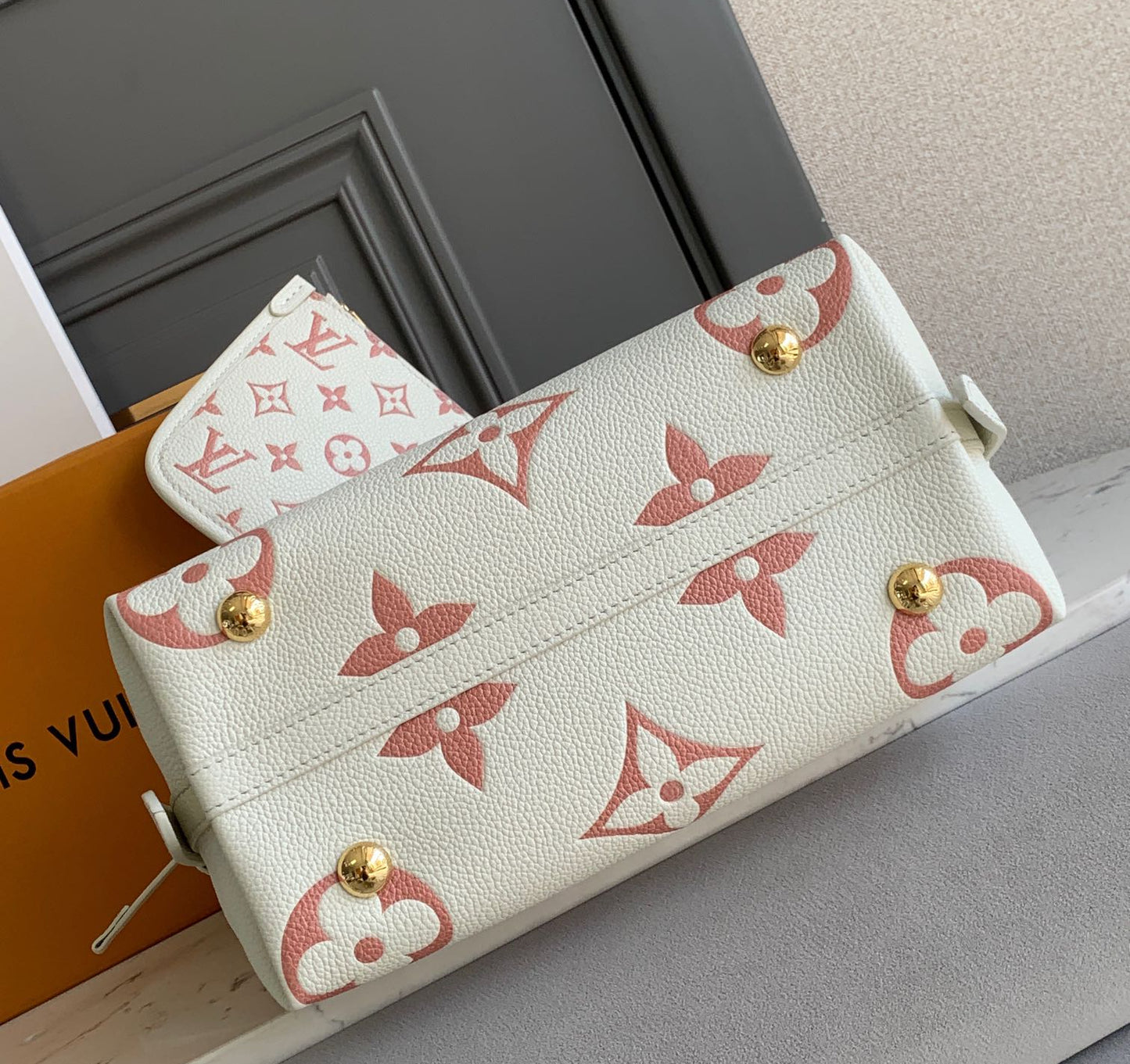 bottom CarryAll PM Bag – Latte / Chamallow with Pouch