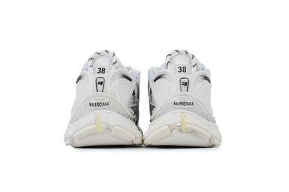 772774 WRUNG 9010 Luxury Runner Sneaker – Gradient White Black Edition - TruVybe Essentials