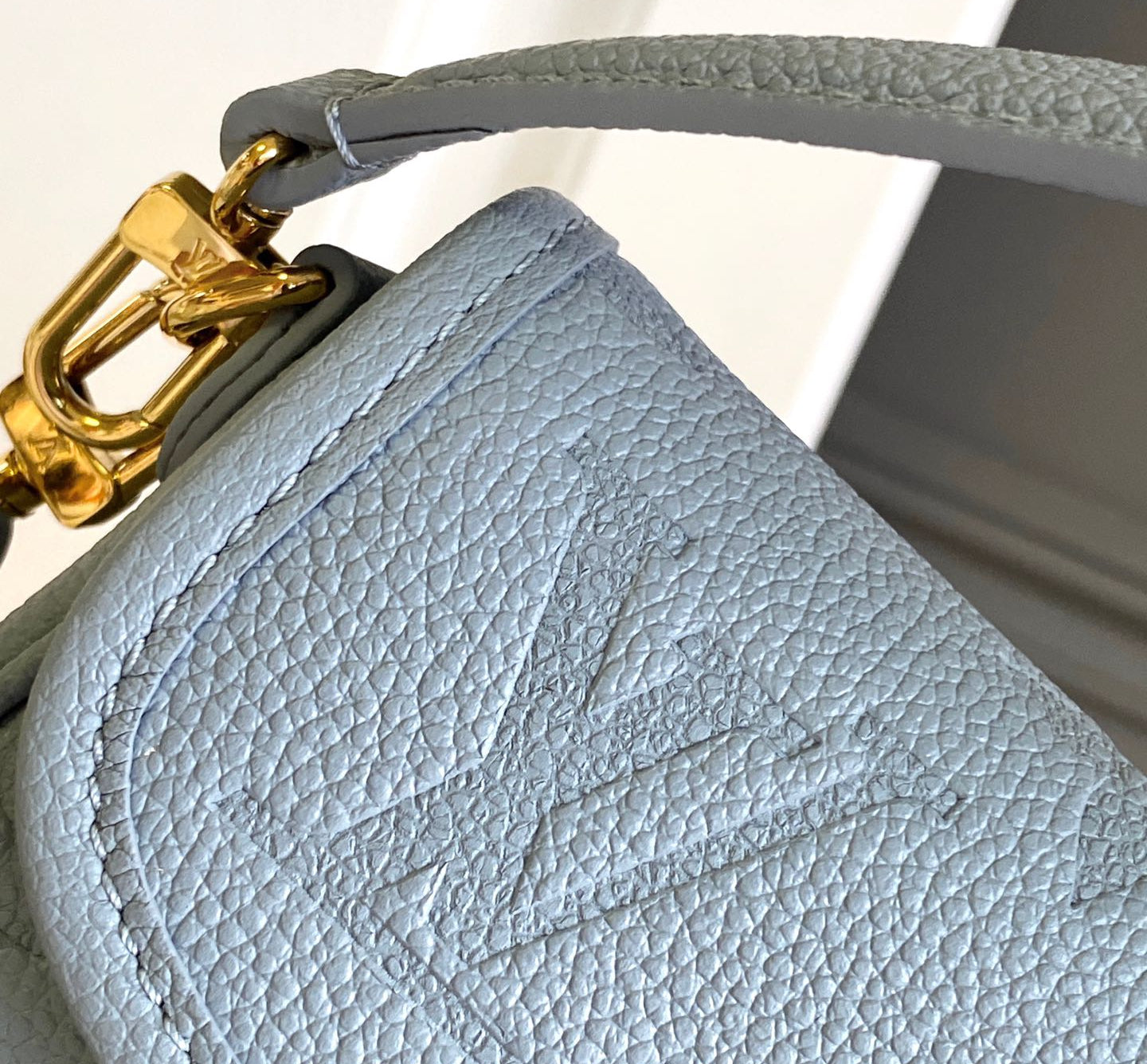 flap Nano Diane Shoulder Bag Blue