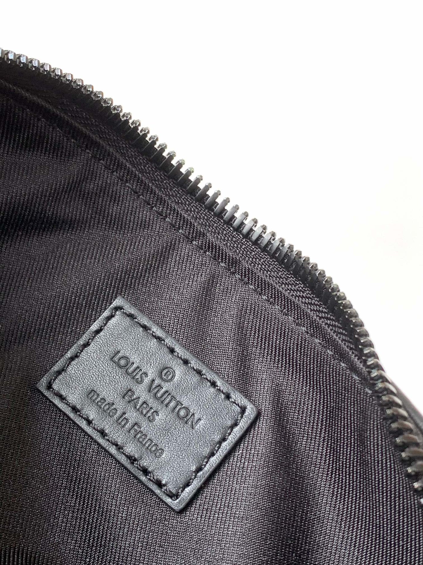 inside, Keepall Bandoulière 25=  black Taurillon Monogram