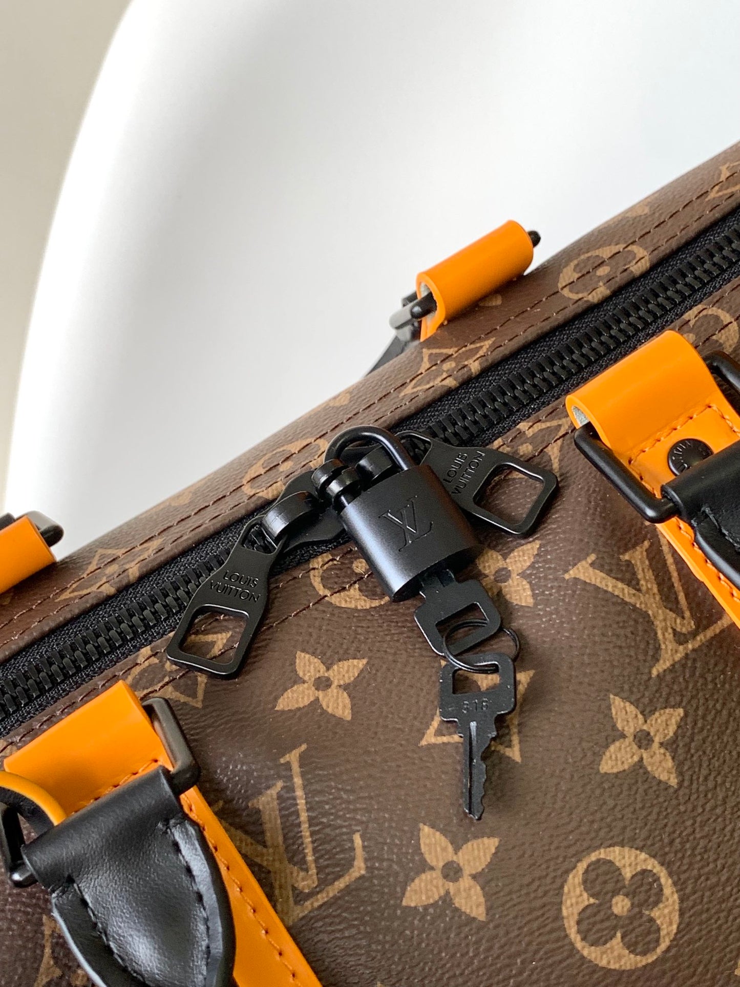 lock Keepall Bandouliere 45 Radiant Sun
