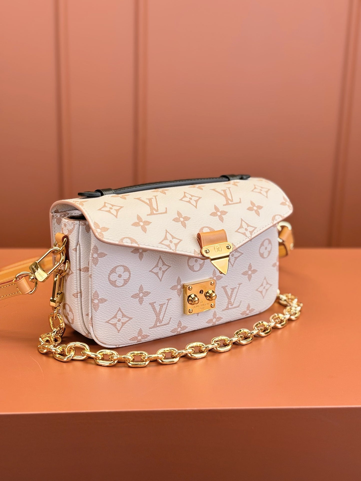 open East West Métis Pouch Handbag