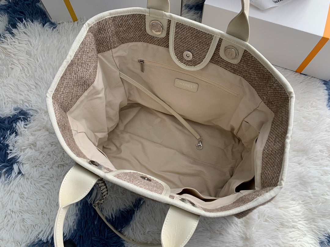 open Small Deauville Shopping Bag – Beige Bouclé