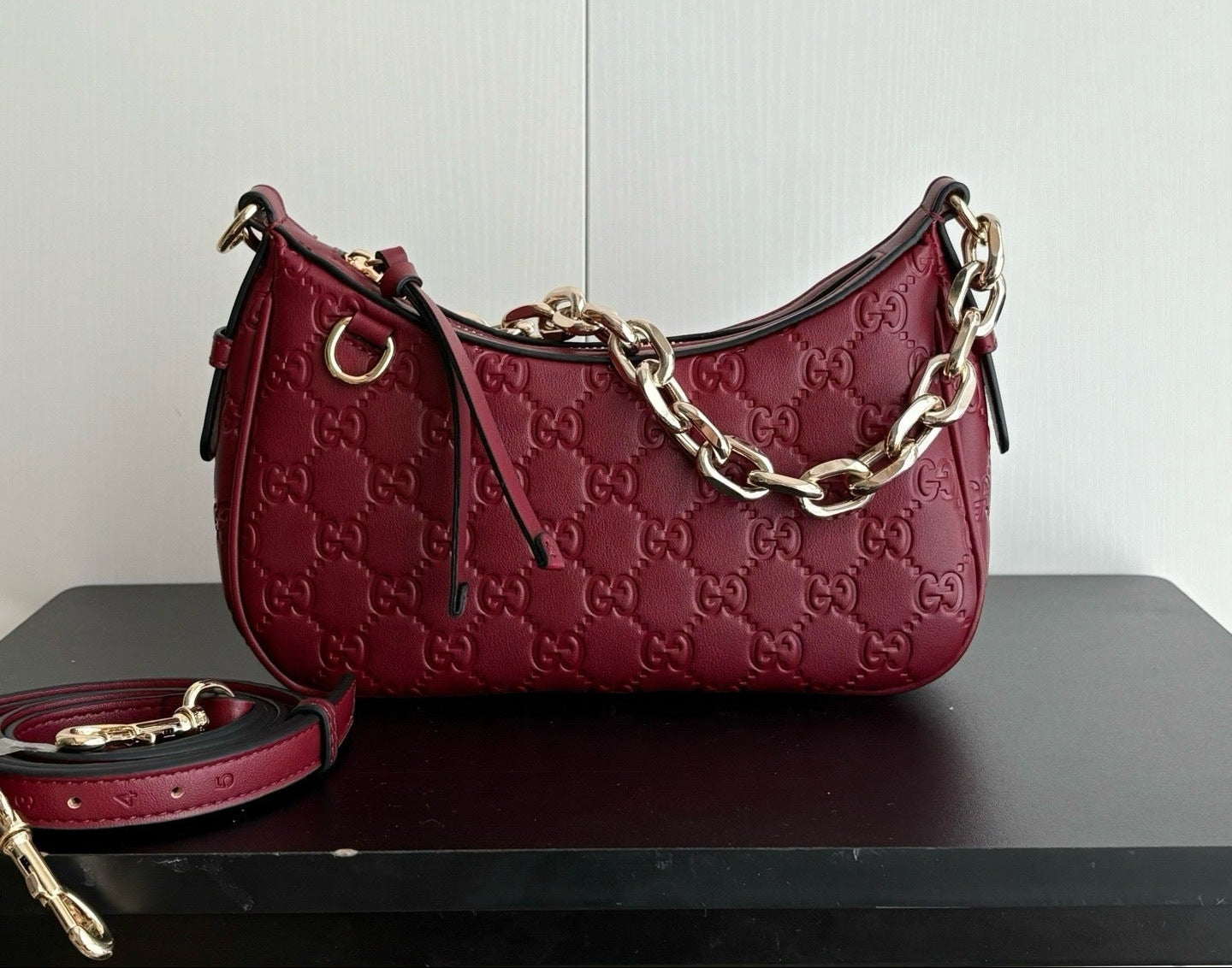 e Emblem Small Shoulder Bag – Natural