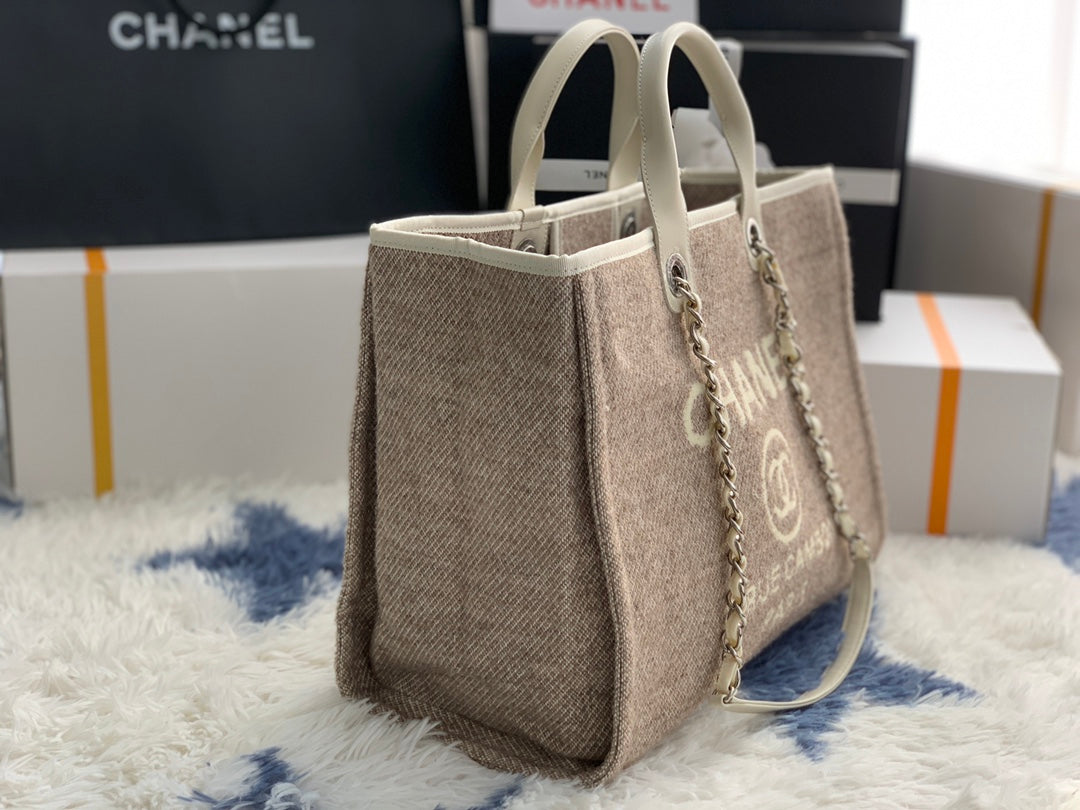 side Small Deauville Shopping Bag – Beige Bouclé