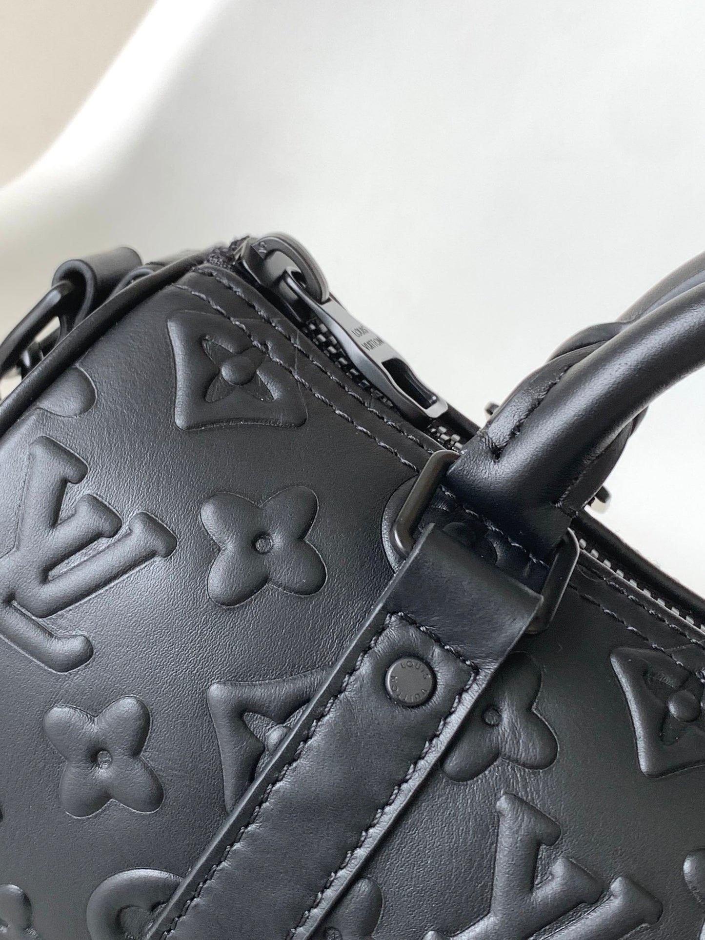 strap Keepall Bandoulière 25=  black Taurillon Monogram
