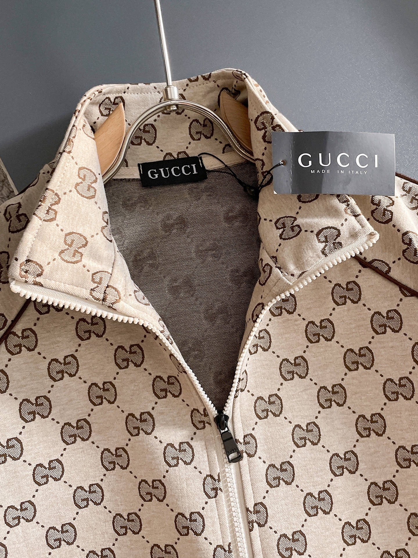 tag 2-Piece Luxury Monogram Tracksuit – Zip Hoodie & Stripe Jogger Set